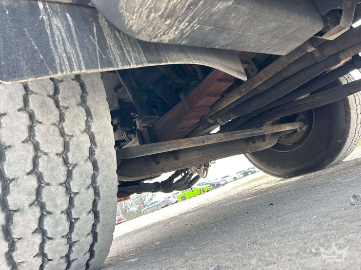 2020-freightliner-114sd-image-31