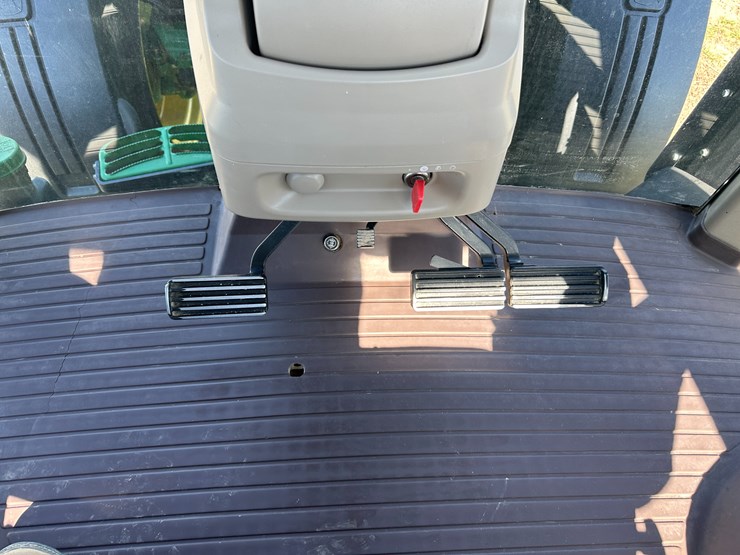 john-deere-8285r-image-54