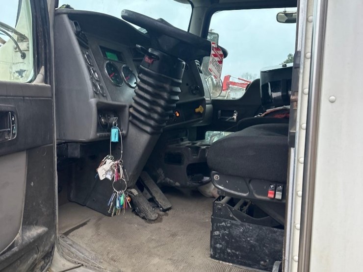 2015-kenworth-t370-image-24