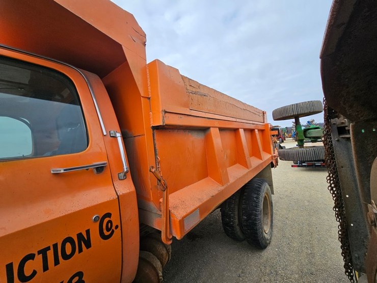 1979-gmc-7000-image-9