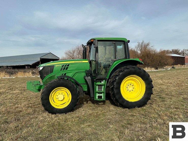 2014-john-deere-6140m-image-3