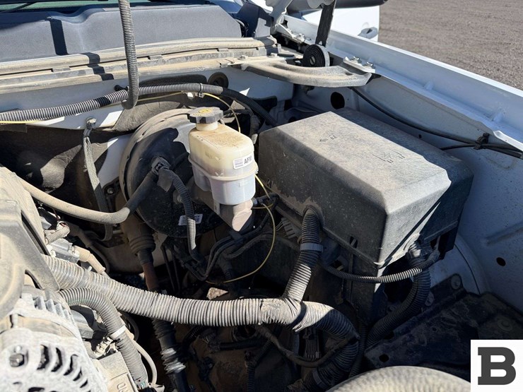 2013-chevrolet-silverado-1500-image-33