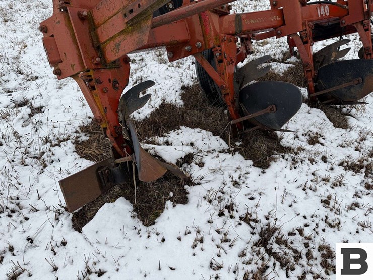 international-4-bottom-plow-image-12