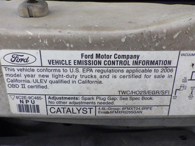 2006-ford-cargo-image-11