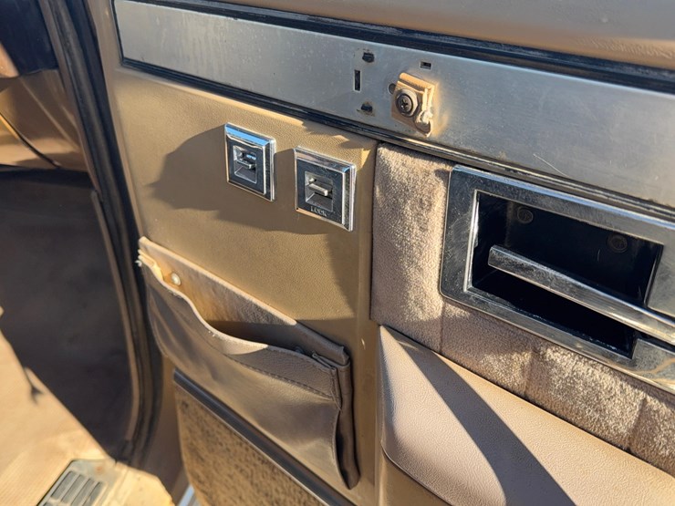 1984-chevrolet-2500-image-13