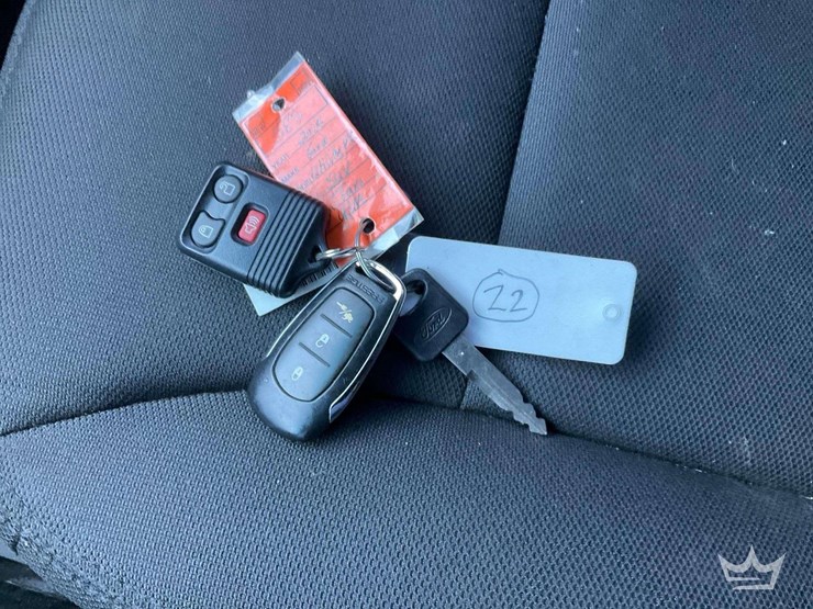 2015-ford-explorer-image-36