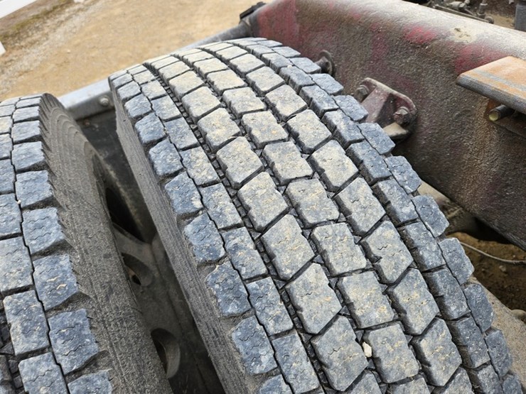 2006-peterbilt-379-image-33