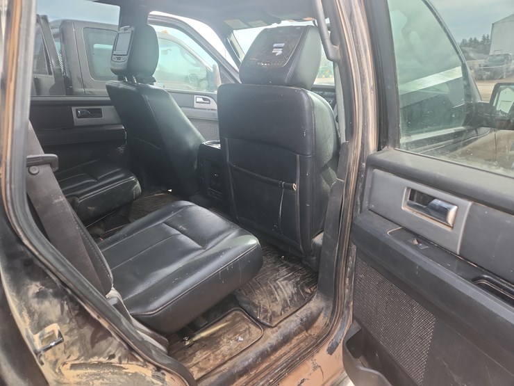 2011-ford-expedition-image-1