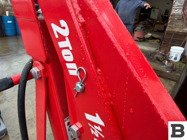 pittsburgh-2-ton-foldable-shop-crane-image-10