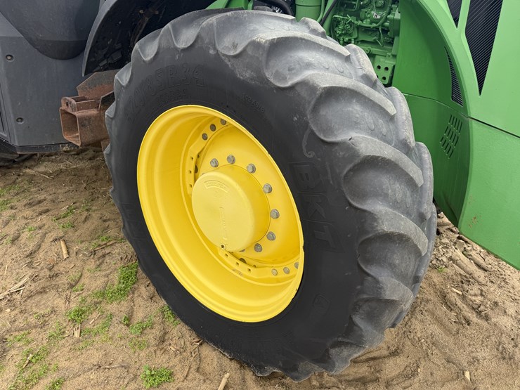 john-deere-8245r-image-4