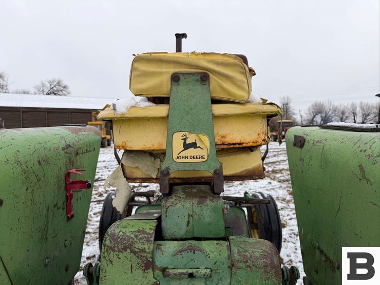 john-deere-4010-image-22