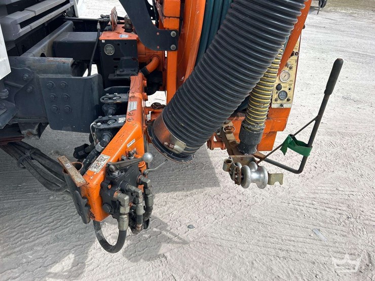 2020-freightliner-114sd-image-28