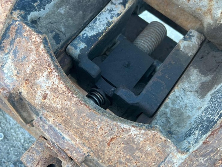 2015-takeuchi-tb1140-image-8