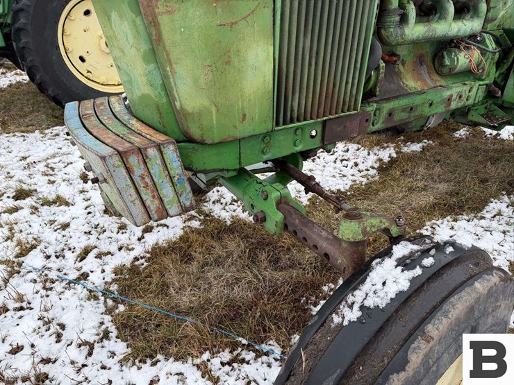 john-deere-4010-image-11