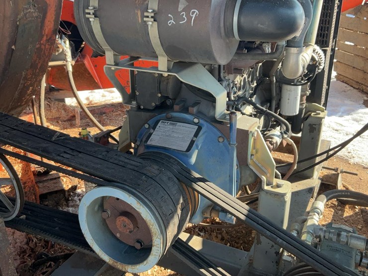 #239-•-iveco-diesel-engine-and-hyd-pump-image-4