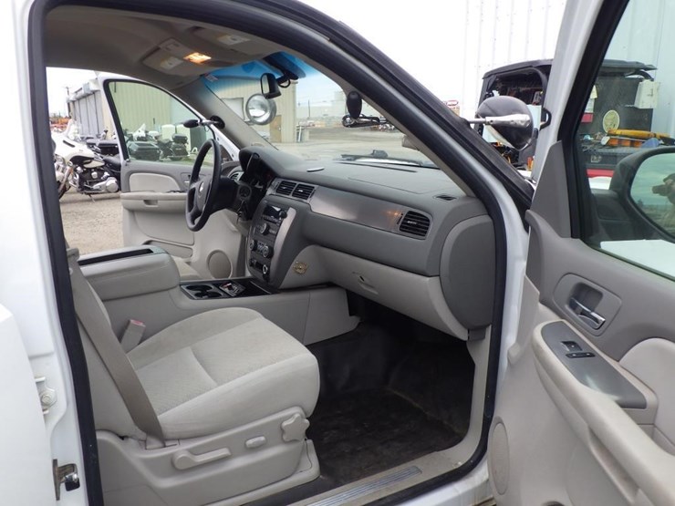 2008-chevrolet-tahoe-image-6