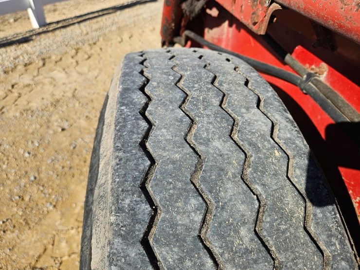 new-holland-185-image-21