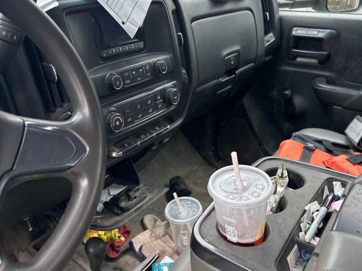 2015-chevrolet-3500hd-image-12