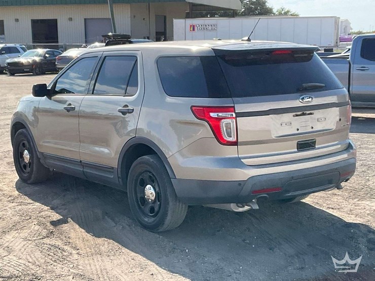 2015-ford-explorer-image-4