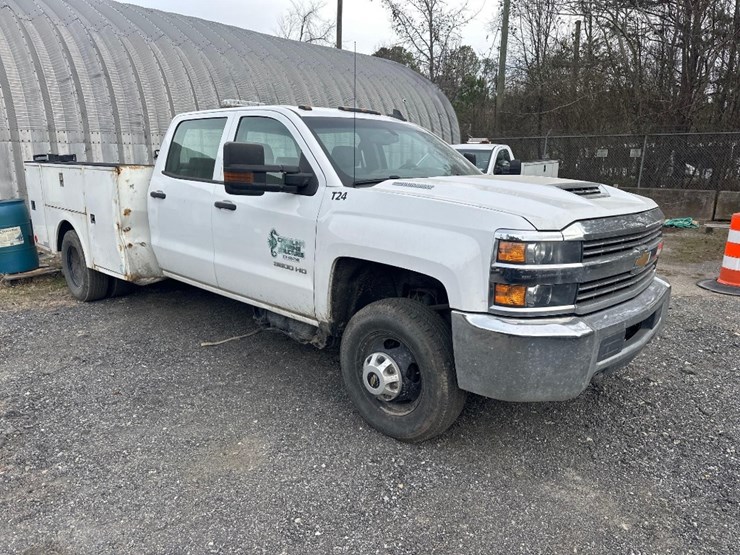 2018-chevrolet-3500hd-image-3