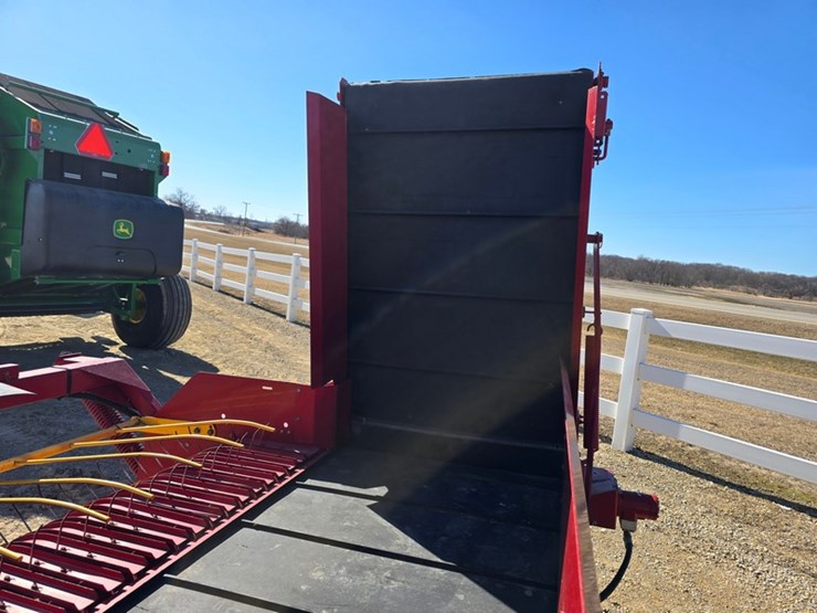 new-holland-166-image-15