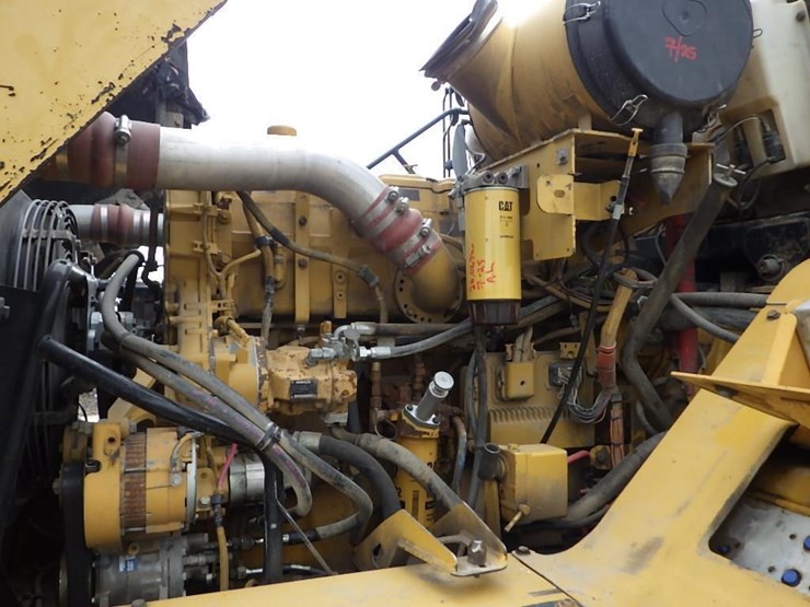 2005-caterpillar-740-image-38
