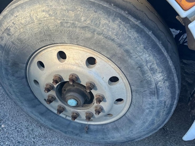 2015-kenworth-t370-image-10