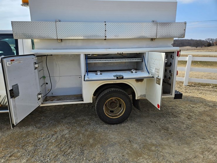 2012-ford-f350-image-17