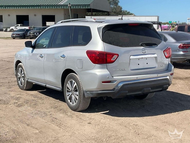 2017-nissan-pathfinder-image-4