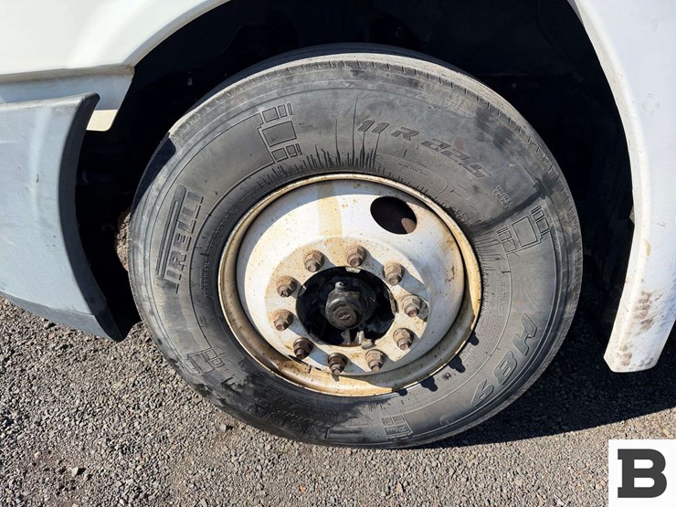 2014-freightliner-cascadia-125-image-10