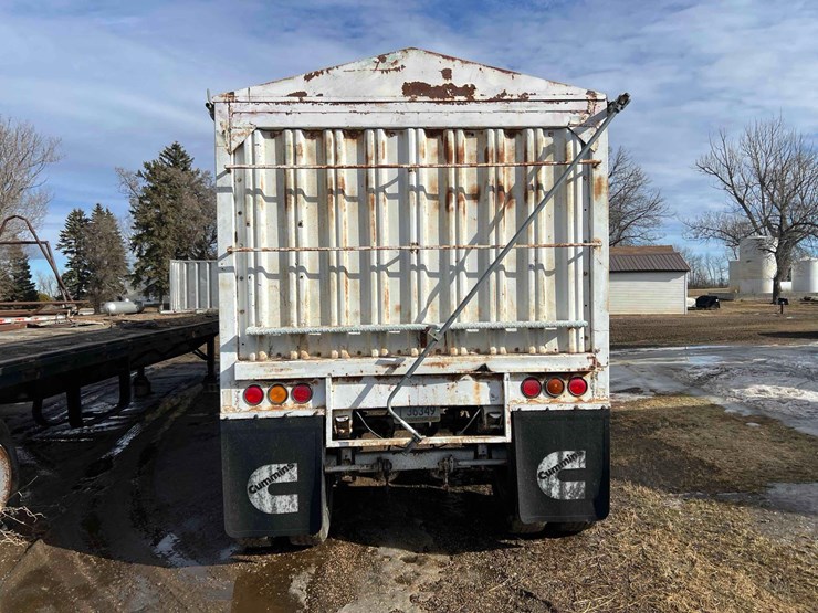 hopper-trailer-image-10