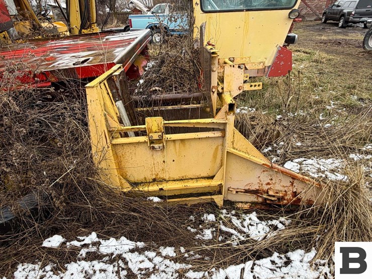 new-holland-1075-image-7