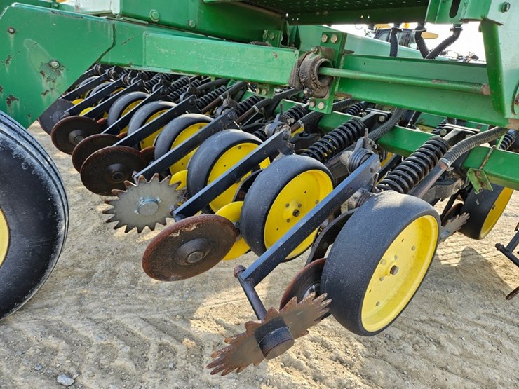 john-deere-750-image-23