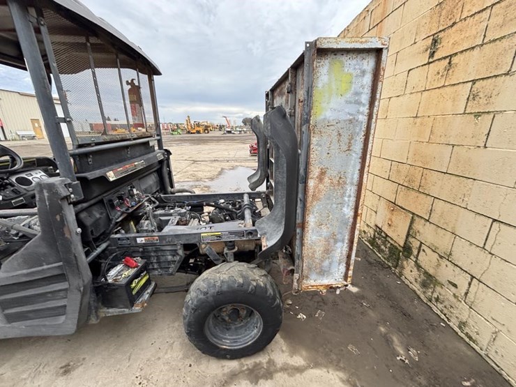 2011-kubota-rtv900-image-10