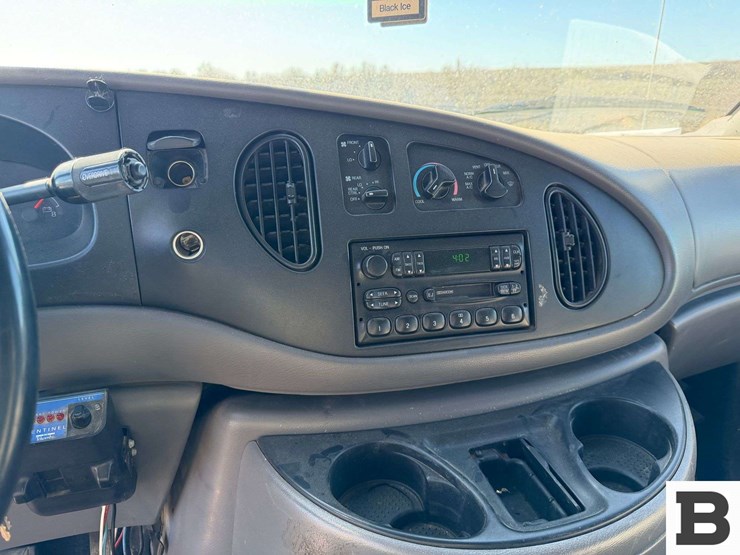 1999-ford-econoline-350-image-27