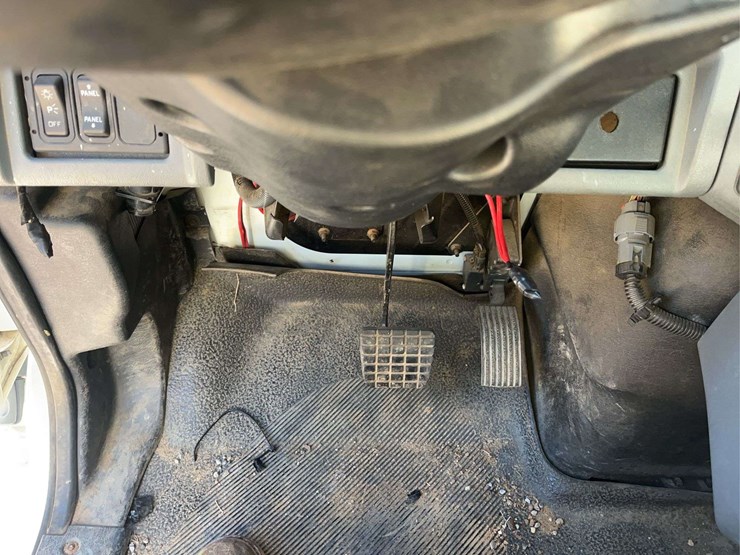 2005-international-durastar-4300-image-16