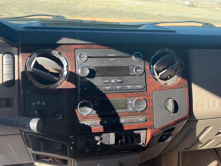 2010-ford-f350-image-17