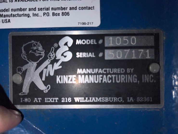 2008-kinze-1050-image-10
