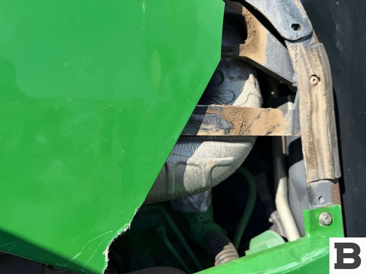2013-john-deere-6125r-image-65