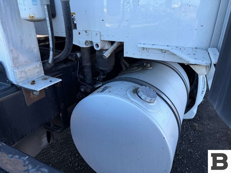 2019-kenworth-t680-image-41