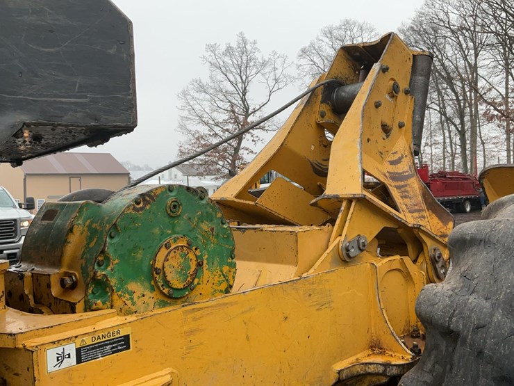 2006-deere-640g-iii-image-35