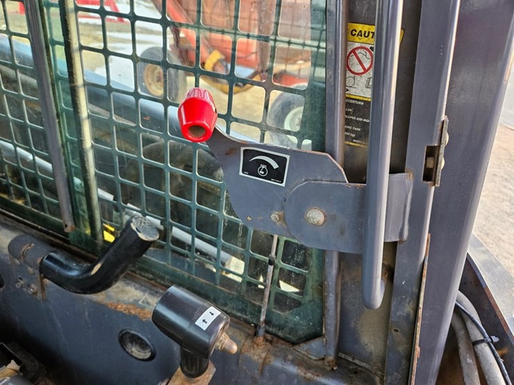 new-holland-ls180-image-33