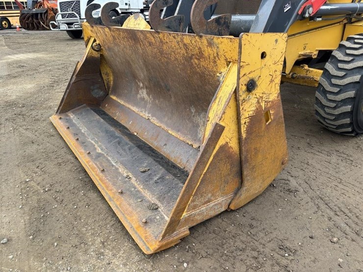 2018-deere-210lep-image-8