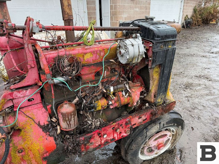 international-harvester-h-tractor-image-12