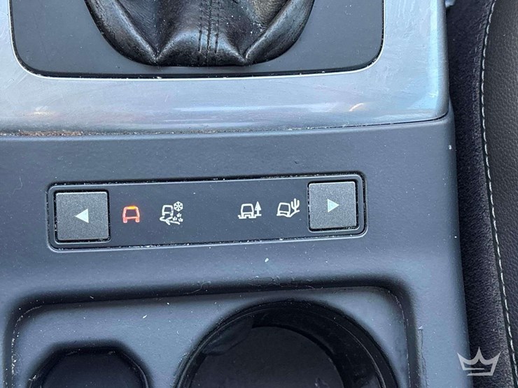 2014-land-rover-lr2-awd-suv-image-20