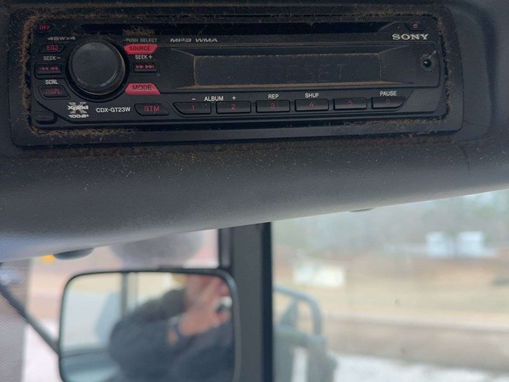 new-holland-5030-image-28