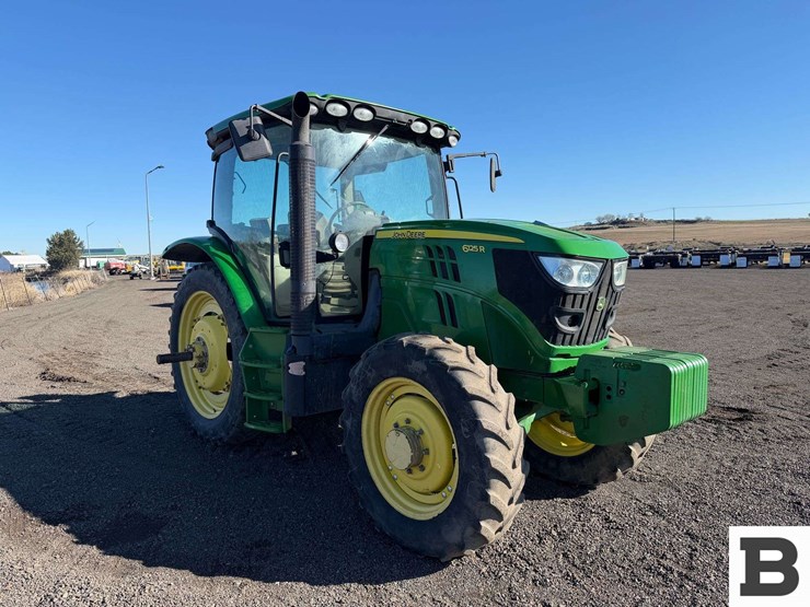 2013-john-deere-6125r-image-8