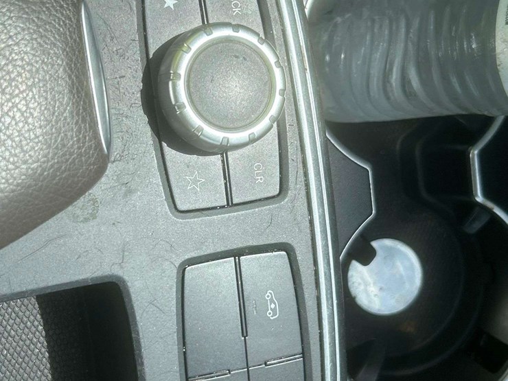 2013-mercedes-benz-gl450-image-32