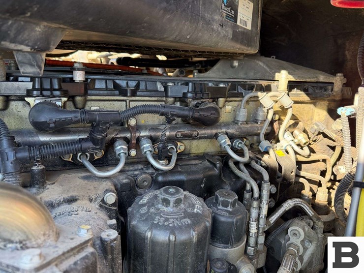 2014-freightliner-cascadia-125-image-42