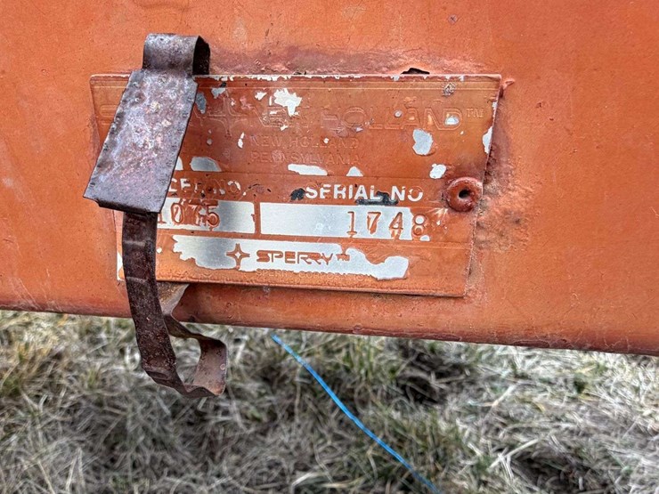 new-holland-1075-image-32